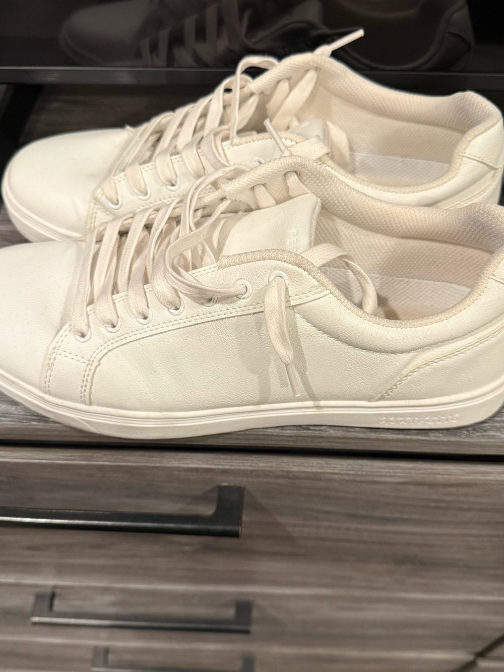 Mens Perry Ellis Off-White Low Top Sneakers